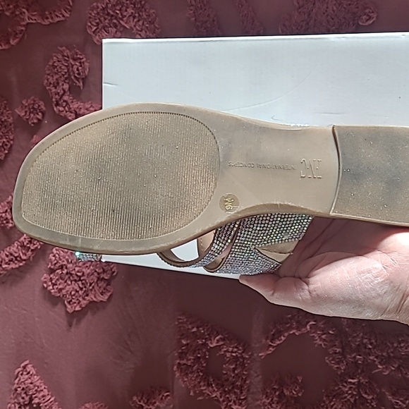 Shoes - Picture 3 of 4